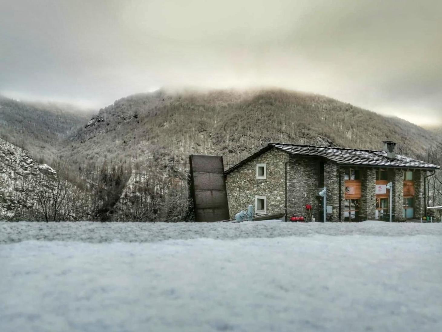 فندق Rifugio Galaberna Ostana المظهر الخارجي الصورة